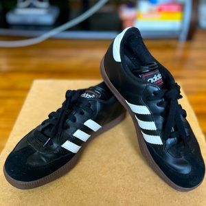 Same as a 7 in women’s